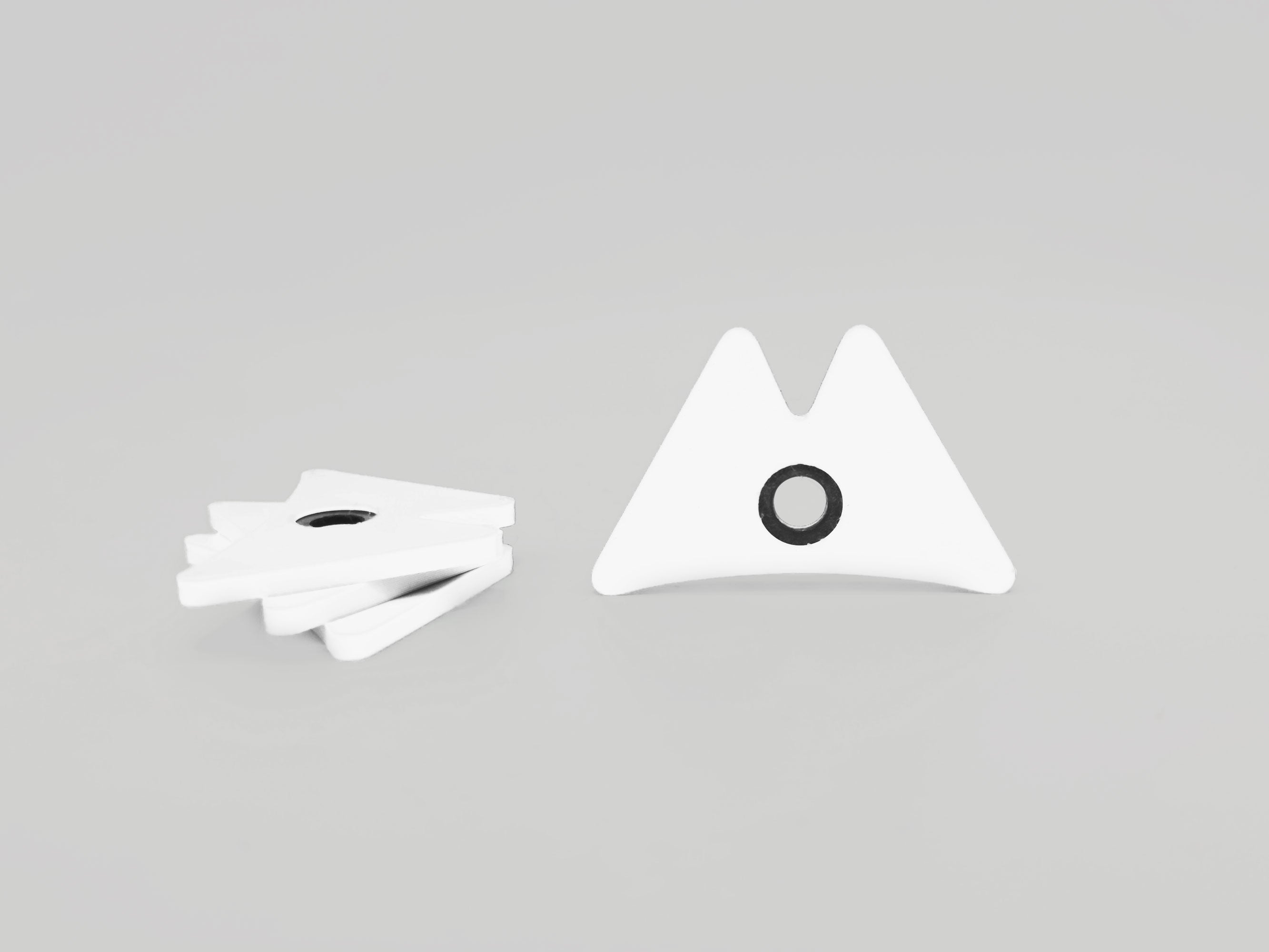 Indicateur Départ Bloc - Pack de 50 pièces Accessoire d'escalade Delta 2x Mains Triangle Blanc